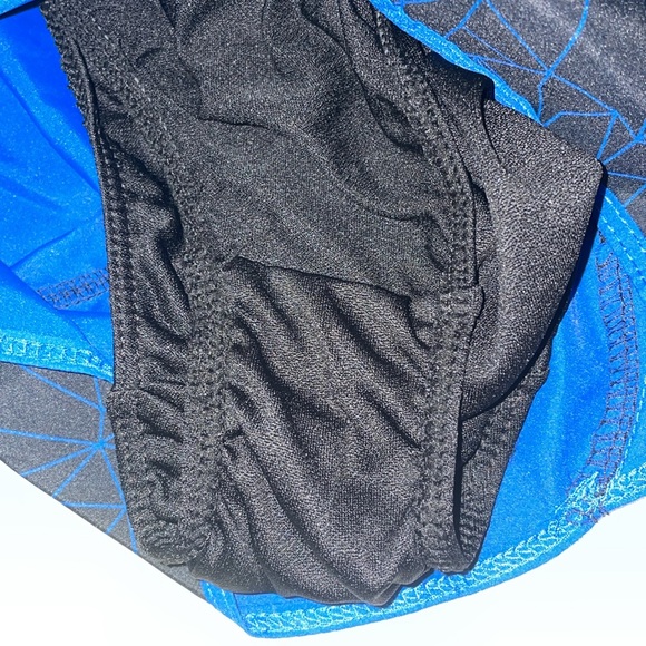 Hanes ladies athletic shorts size medium new with tag three pack - Picture 7 of 7